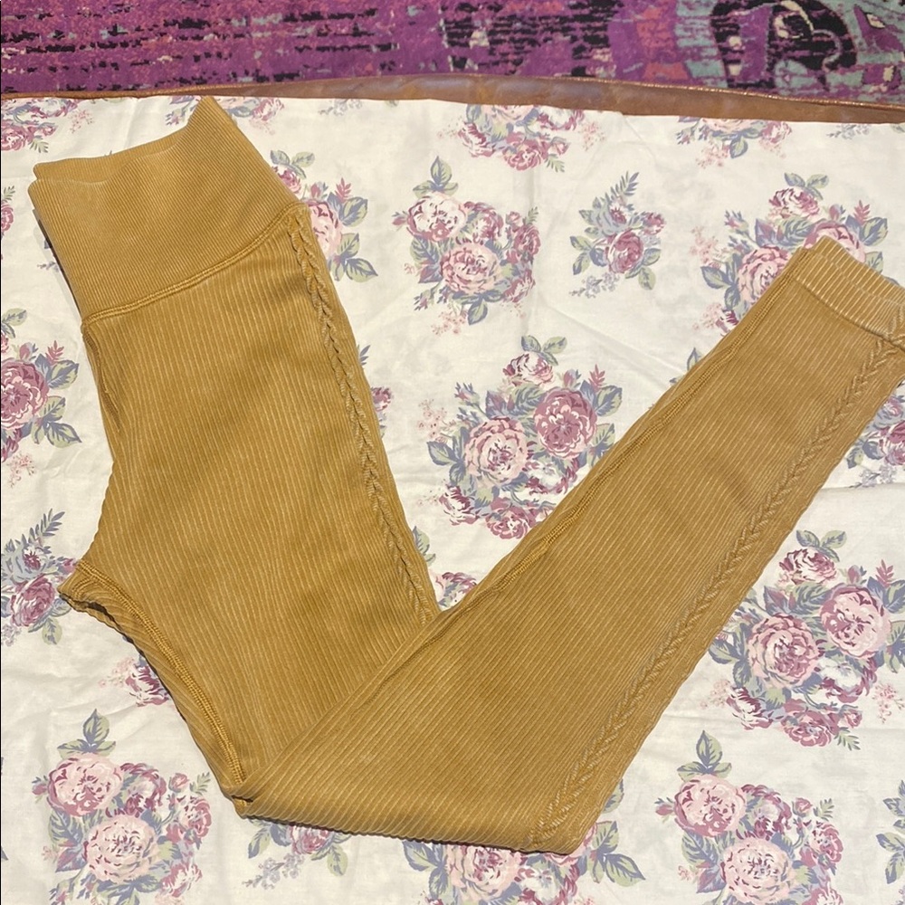 NWOT offline by Arie ribbed seamless leggings XS